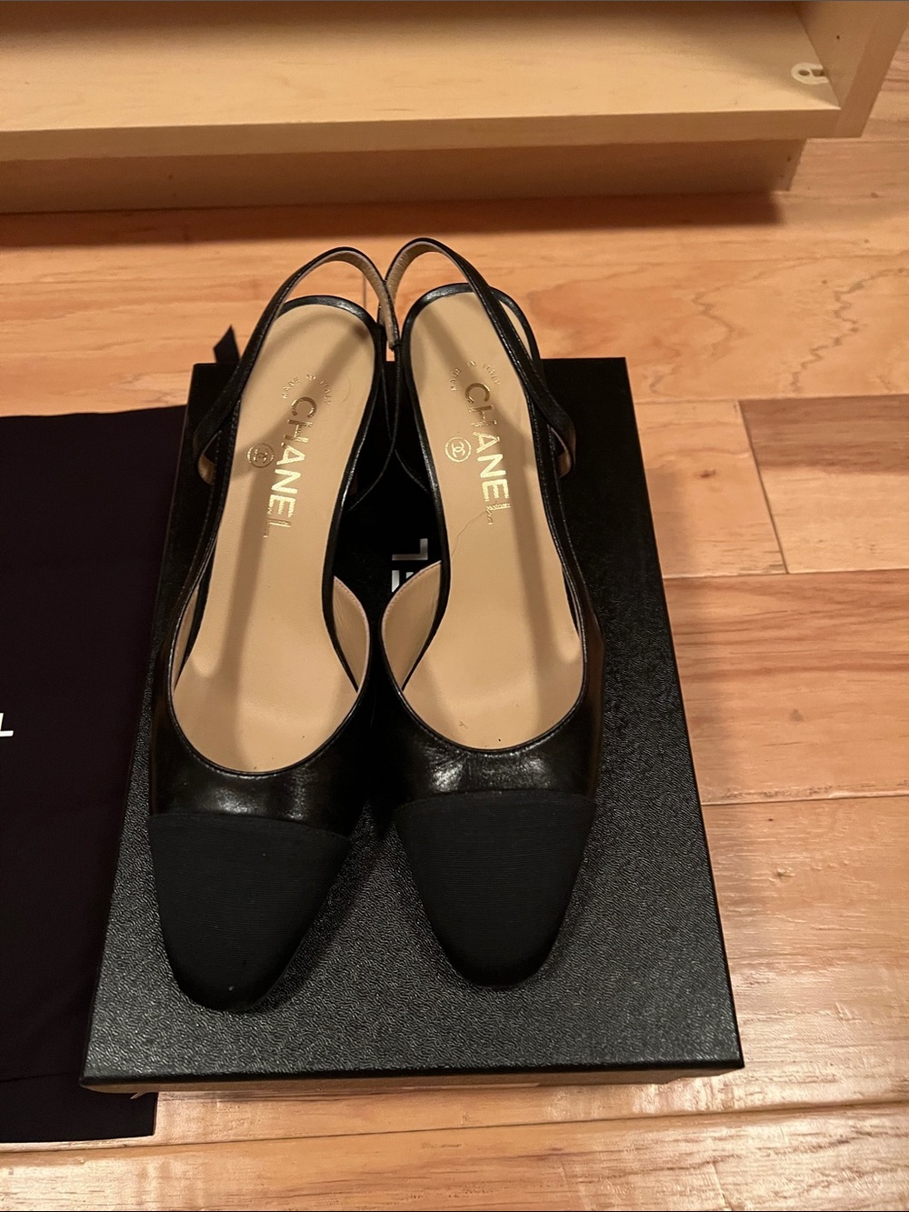 CHANEL Black Two-Tone Slingback Mules - Picture 2 of 6
